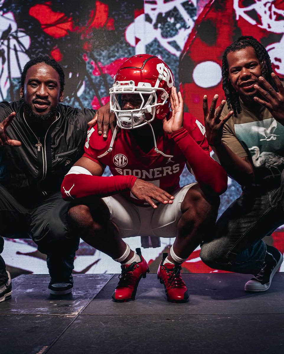 New #Sooners On3 🏈 Prediction

⭐⭐⭐⭐ 2026 ATH Jacob Eberhart
📏 6'2" / 210
🏫 Kirkwood HS (St. Louis, MO) 
🎚️ 50
✍️ By Bryan Munson
🎤⬇️ Nebraska Contributor

Profile: on3.com/rivals/jacob-e…

#L26ENDARY
