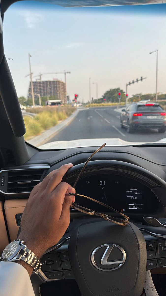 يندر أن أراك في كل الأشياء
دون أن أقول في داخلي: هذه ذكرياتي الأعز.