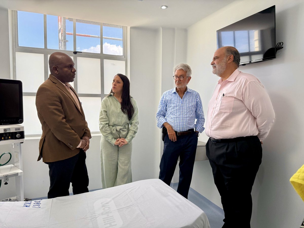 HUVoficial's tweet photo. 🎉 ¡La nueva UCI Pediátrica Ana Frank ya es una realidad!

Un espacio digno y especializado para cuidar a nuestros niños y niñas en el HUV. 👧🏽🧒🏻💙

✅ 13 habitaciones
✅ Tecnología de punta
✅ Atención humanizada
✅ Talento altamente capacitado https://t.co/LzNLiNFBqK