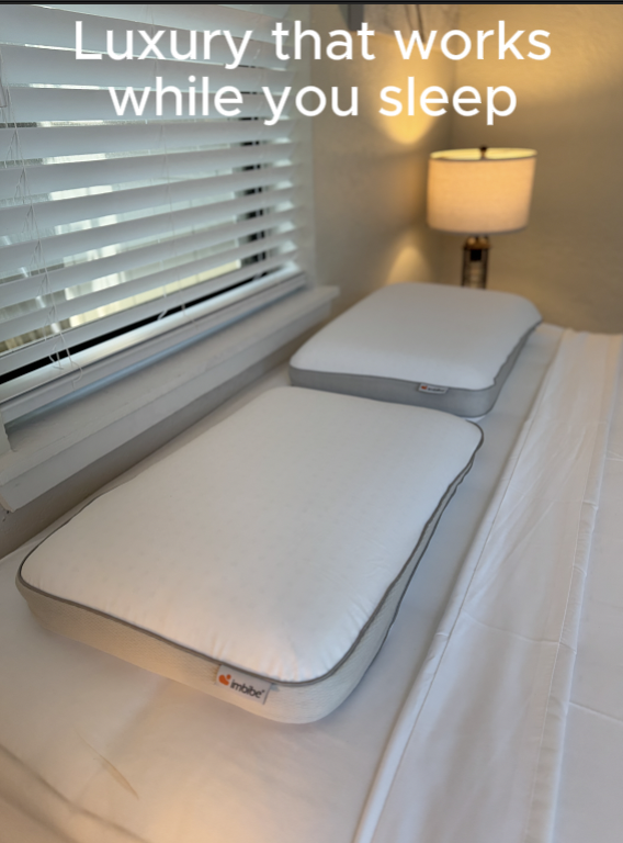 Imbibe4Life's tweet image. Not just a pretty pillow.
The Pearl Pillow is:
✔️ Copper + silver infused
✔️ Cooling gel tech
✔️ Contoured for spinal support
It’s luxury with purpose.
#PearlPillow #BeautyRest #FunctionalLuxury