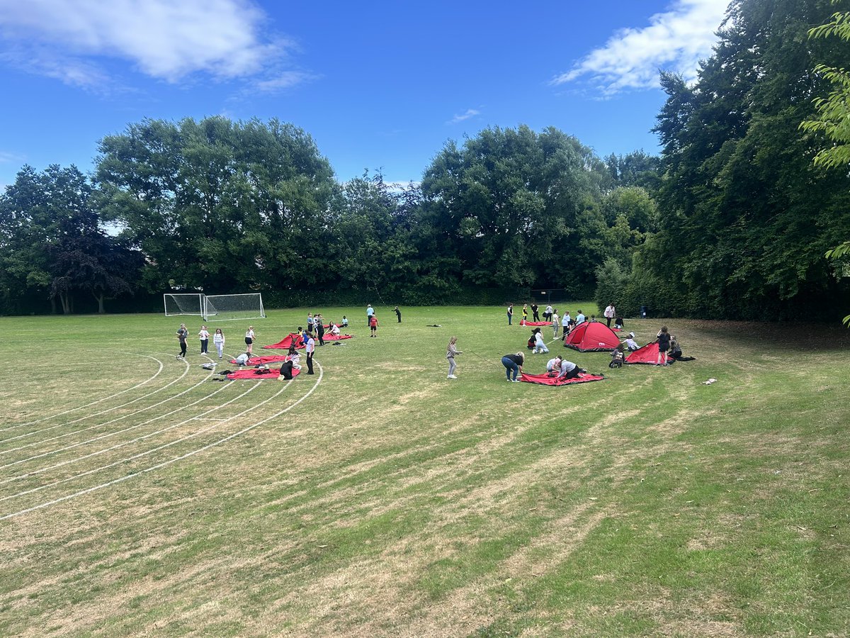 JessNewington1's tweet photo. Camp out @RowParkAcademy! https://t.co/sV5wxbsd2p