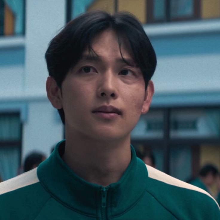 Why tf squid game fans are so bad at handling complex characters?? Y'all are losers fr

#SquidGame