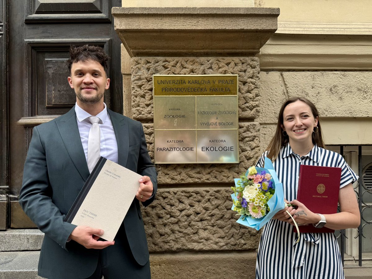 Habemus doctores!

Two new doctors of parasitology have just been minted! 🥳🪱
 
Congratulations to friends
<a href="/tyna_pet/">Kristýna Peterková</a> <a href="/IamLukasKonecny/">Lukáš Konečný</a> !
