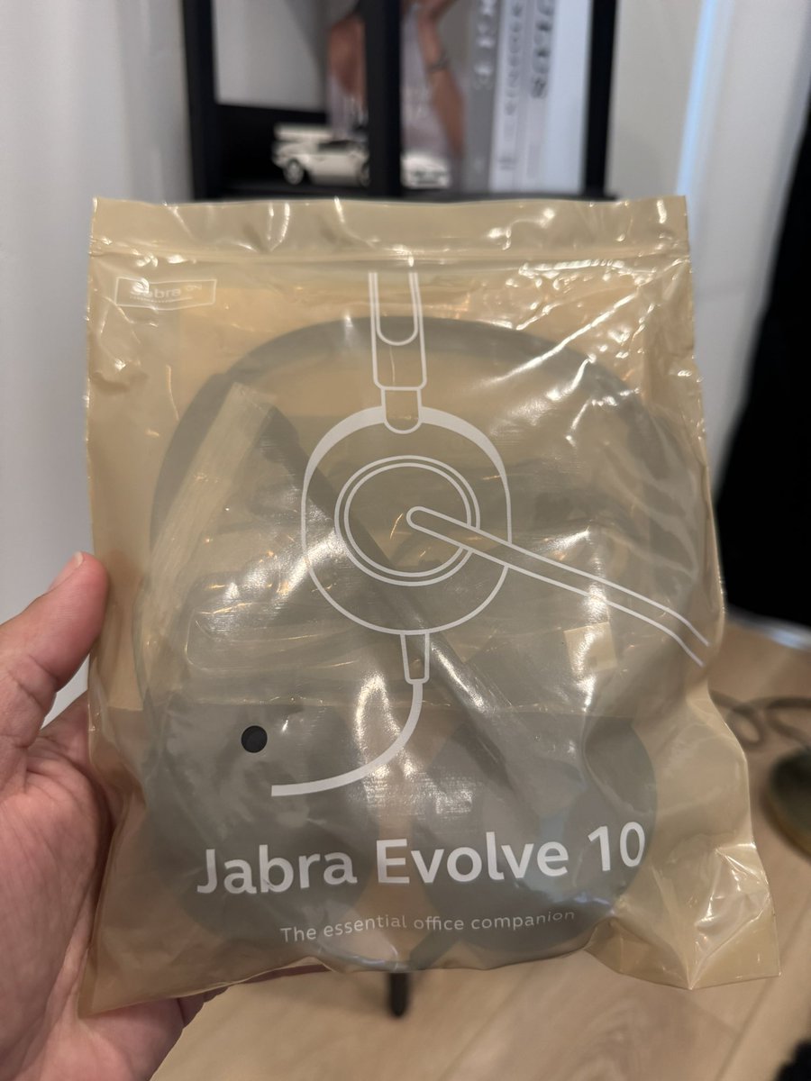 1DaveMerritt's tweet photo. NEWS: @Jabra_US has officially launched the Jabra Evolve 10 their lowest cost usb headset.

It’s currently priced at $26.99 which is about half the cost of their previously lowest cost headsets.

Specs:
*USB-A only connectivity
*Dual Speaker Wearing Style (Stereo)
*30mm Speakers - Sound decent 
*1 ECM Uni-Directional Noise Cancelling Mic
*Weight 92g (3.25oz)
*2-Year Warranty

No support for Jabra Direct
No Teams certified option
No call control for any platform