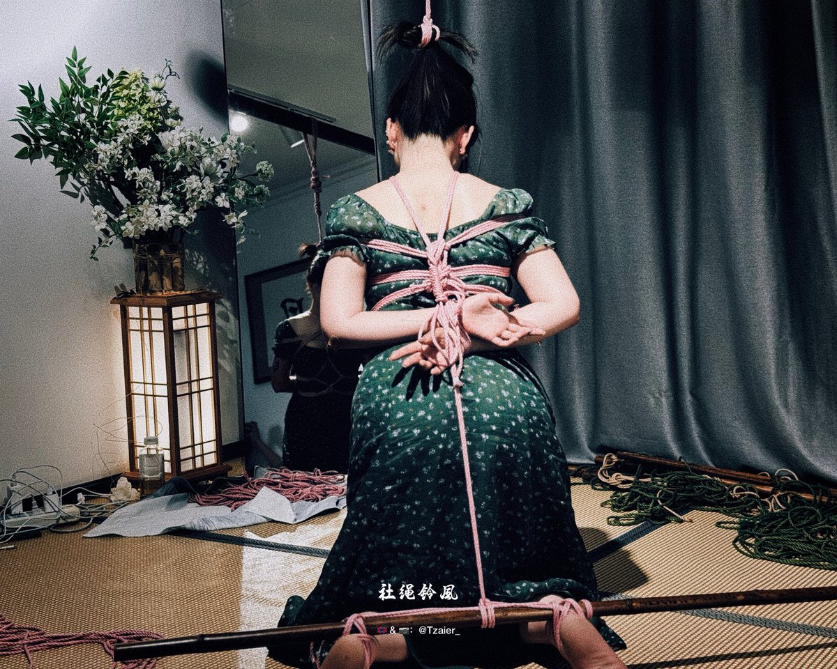 Tzaier_'s tweet photo. 繩缚练习记录 / Rope binding practice record

🪢 ＆ 📷：@Tzaier_ 

#shibaripractice #风铃绳社日常活动  
#bondagephotography  #shibari https://t.co/qAUFdMzCQs