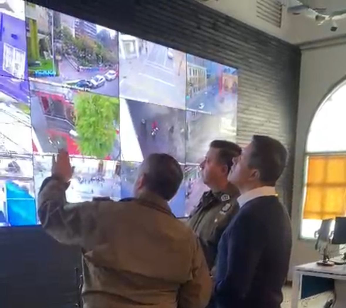 El Prefecto de la Prefectura Central, junto a los Comisarios de las Unidades de la comuna de Santiago participaron de una reunión de trabajo con la Dirección de Seguridad de la <a href="/Muni_Stgo/">Santiago</a> fortaleciendo el trabajo interinstitucional en favor de la seguridad pública y el bienestar