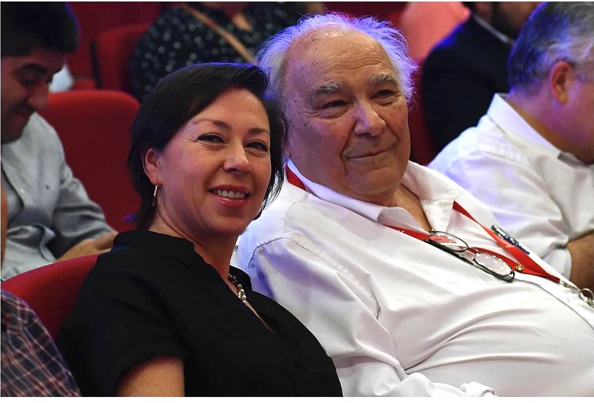 Ha partido <a href="/rfantuzzi/">renzo fantuzzi</a> y me duele profundamente.
Tuve la fortuna de conocerlo reír con él, recibir sus consejos y su cariño.
Un hombre generoso lleno de energía siempre con una sonrisa y una idea nueva.
Gracias por tu amistad tu calidez y tu fe en las pymes.
Nos volveremos a ver!