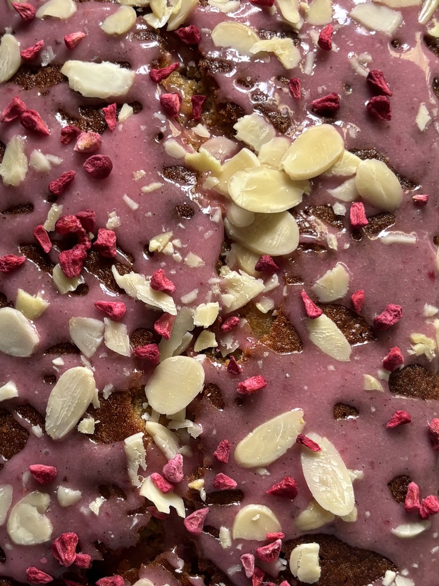 bakingenjoyer's tweet image. brown butter, almond + raspberry loaf cake, drizzled with a raspberry and vanilla bean glaze &lt;3