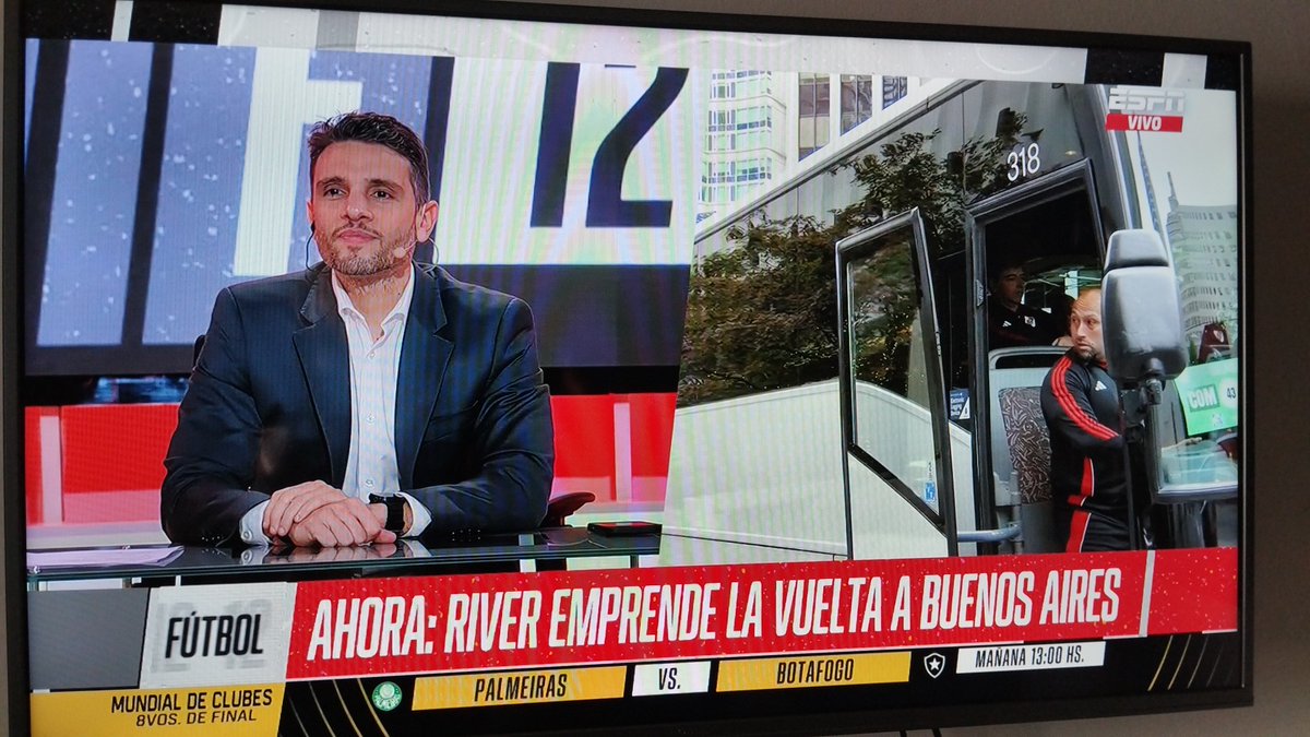 SatiroDotcom's tweet photo. Basta de 🎪 River ahora, hay que reestructurar todo nuevamente, volver a la seriedad , basta de los ex, una buena limpieza para volver a encarar todo o no nos hagamos ilusiones, porque los golpes serán peores... https://t.co/15NOk9C75E