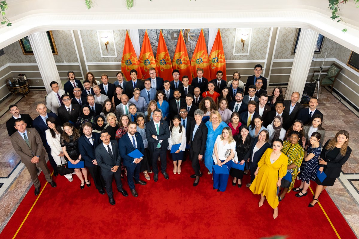 UNDP_Montenegro's tweet image. The 18th #YoungDiplomatsME Summer School wrapped up in 🇲🇪 Montenegro, bringing together 72 young diplomats from 5️⃣3️⃣🌍 countries to learn, connect & shape the future of diplomacy. 🤝
Diplomacy connects us, prepares us, and empowers us for the future where no one is left behind!