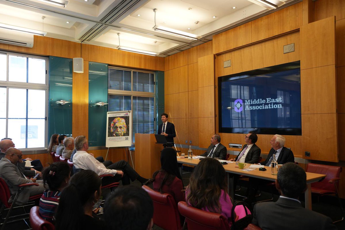 BahrainEmbUK's tweet image. H.E. Sh. @Fawaz_AlKhalifa, Ambassador of the Kingdom of 🇧🇭 to the 🇬🇧, participated in a panel hosted by the Middle East Association, alongside Rt Hon. the Lord Udny-Lister and Jack Moreton-Burt from @biztradegovuk , to discuss progress towards the GCC-UK Free Trade Agreement.…