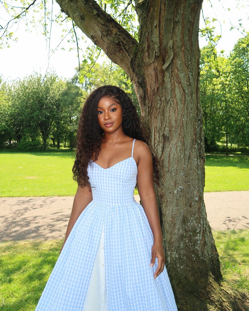 FashionNova's tweet photo. Sundays are for picnics at the park🧺🤍 https://t.co/eoisxVkC1b