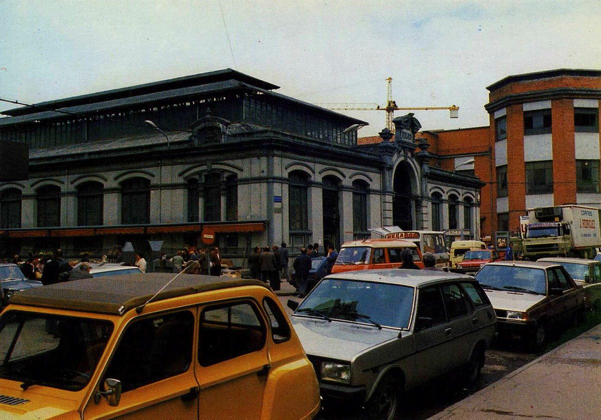 asturiasayer's tweet image. 📍Mieres, Plaza de Abastos.
📆Años 70
💾Autor/Fuente: Colección Miscelánea/Museu del Pueblu d'Asturies
 
#mieres #asturiasfotosdeayer #asturias