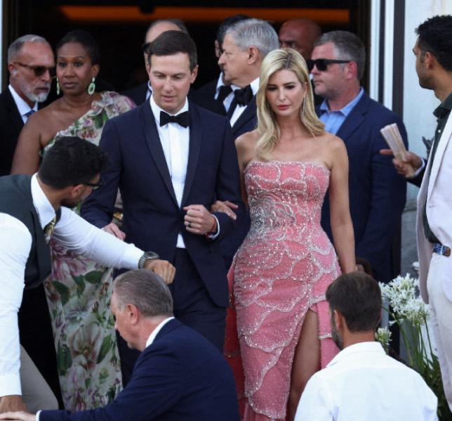 MarioNawfal's tweet image. KYLIE JENNER WEARS WHITE TO BEZOS WEDDING

While fashion icons flocked to Venice, one outfit stole the spotlight for all the wrong reasons.

Ivanka Trump and Oprah Winfrey were among the A-listers turning heads at Jeff Bezos and Lauren Sanchez’s star-studded ceremony.

Then Kylie