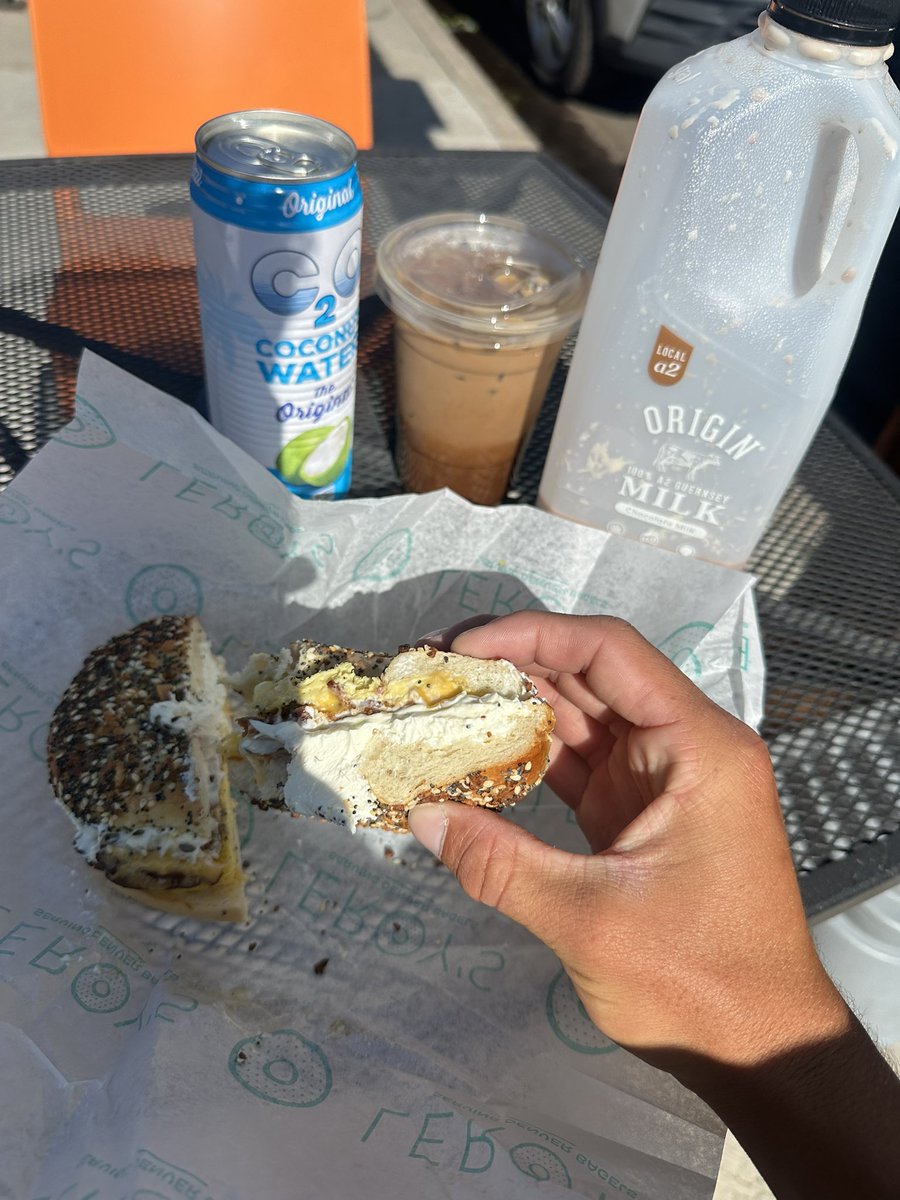 yeli_ab's tweet image. Breakfast of champions