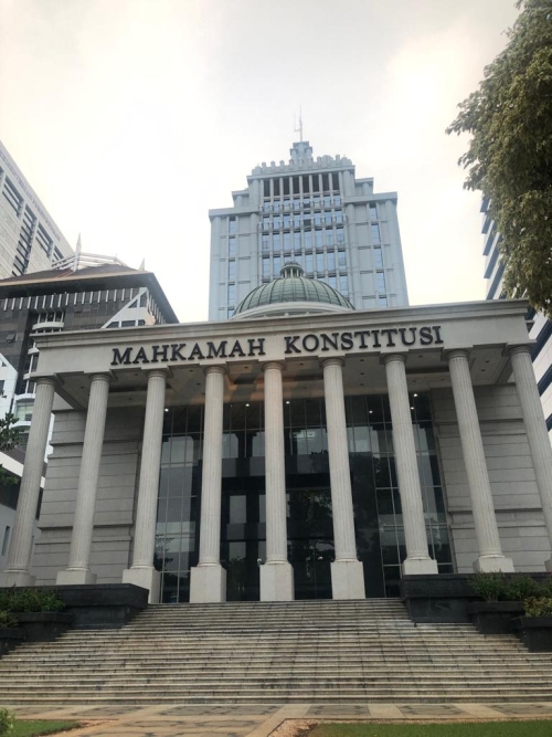 intronesia_id's tweet photo. MK Buat Keputusan Bersejarah: Pemilu Nasional dan Daerah Dipisah, Era Baru Demokrasi Indonesia Dimulai https://t.co/9tD25opc2O https://t.co/nn28DvG4Ru
