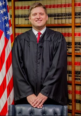 4dca_flcourts's tweet image. Judge Jeffrey T. Kuntz has been elected Chief Judge of Florida’s Fourth District Court of Appeal, effective July 1, 2025.
Read the full announcement here: 4dca.flcourts.gov/About-the-Cour… .