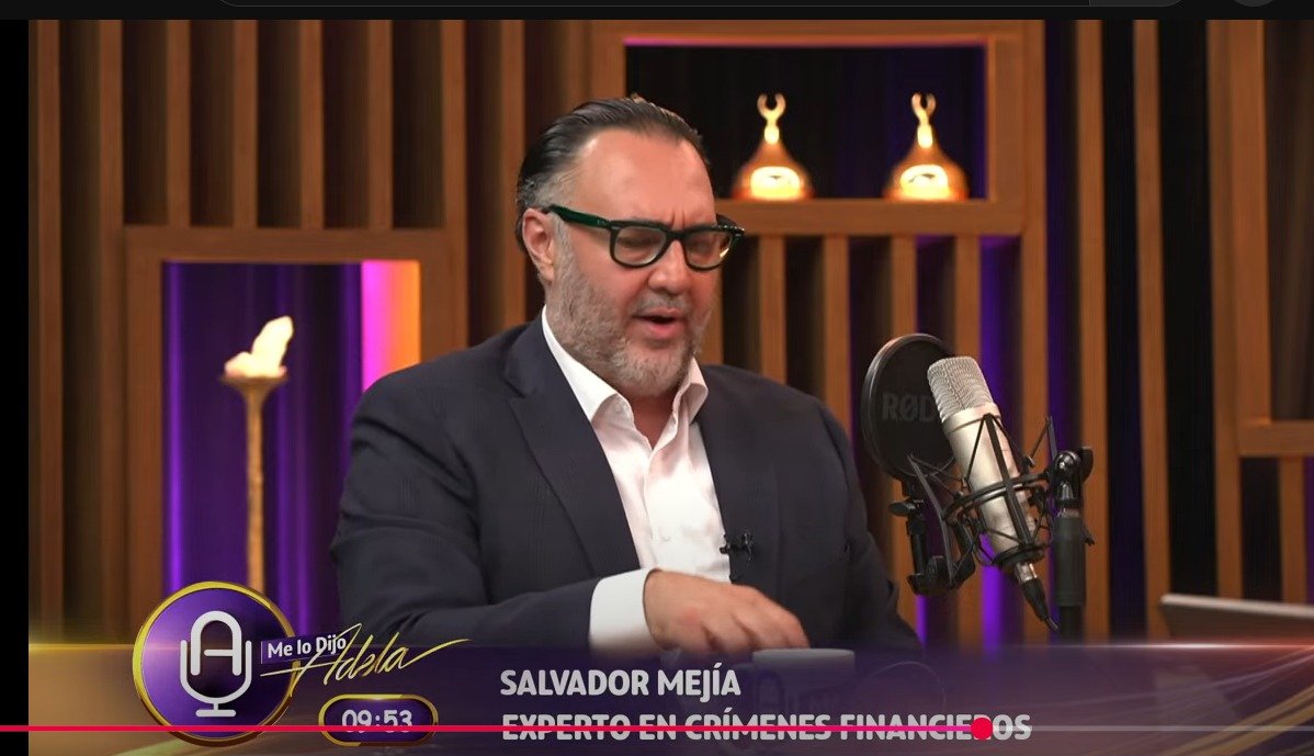 Para que vean en acción a <a href="/ESEMEJIA/">Salvador Mejía</a> (nuestro expositor de la próxima semana) denle play a su entrevista en <a href="/LaSagaOficial/">La Saga</a>. 

A los que lleguen primero al desayuno, les va a firmar unas camisetas de #Corruptópolis.

youtu.be/dhFspbQ7uTI?si…