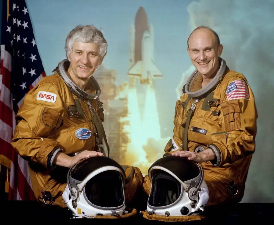 Astro_Cady's tweet photo. 🚀#OTD  6/27/1982: #Apollo16 #astronaut Ken Mattingly and pilot Henry Hartsfield launched on the 4th and final test flight of the Space Shuttle Program, #STS4. It was the last two-person crew of the #SpaceShuttle:  https://t.co/KaYJmCgH9b 
@NASA #space #Columbia https://t.co/HvGW3VOf9E