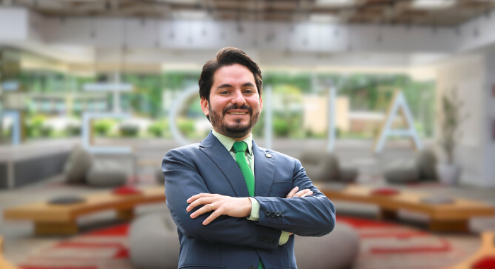 "Facebook, Instagram, LinkedIn, X  y otras, nos permiten publicar fotos, videos, comentarios, y opiniones en tiempo real. Esta divulgación puede generarnos problemas en nuestro trabajo, si no ejercemos de manera adecuada" Daniel Valverde <a href="/La_Republica/">La República</a> 
acortar.link/0jrl1K