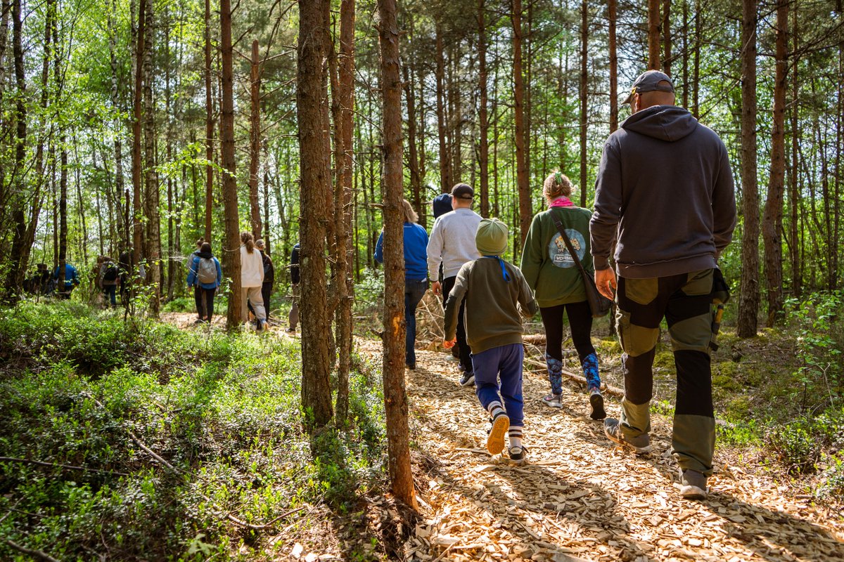 WaterLANDS_EU's tweet image. 🙌On the last day of May, in time for #WorldPeatlandsDay 2025, the @WaterLANDS_EU Action Site Pärnu Catchment in Estonia celebrated a meaningful milestone in peatland restoration: the opening of the Kõrsa Citizen Science Trail!📸Anna B Erikson. Learn more: waterlands.eu/news-and-event…