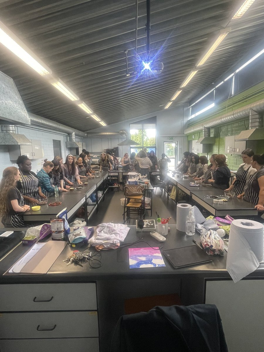 ms_oreillyn's tweet photo. We finished our Summer Programme by inviting our parents in for some baking 🎂
The best two weeks with the most phenomenal students, an absolute pleasure to watch you all learn and grow so much 💛
Thank you to our amazing team of teachers who went above and beyond 🩷 https://t.co/QqIDFTn4Gq