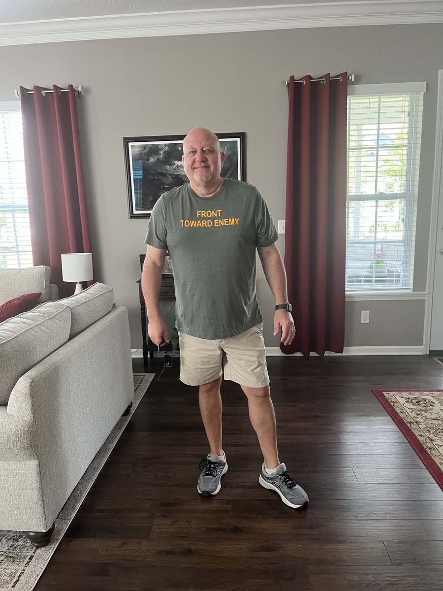 ⁦<a href="/mchooyah/">Robert J. O'Neill</a>⁩ rolling up to see the bands tonic, Collective Soul, and Cheap Trick tonight. I think I look spiffy.