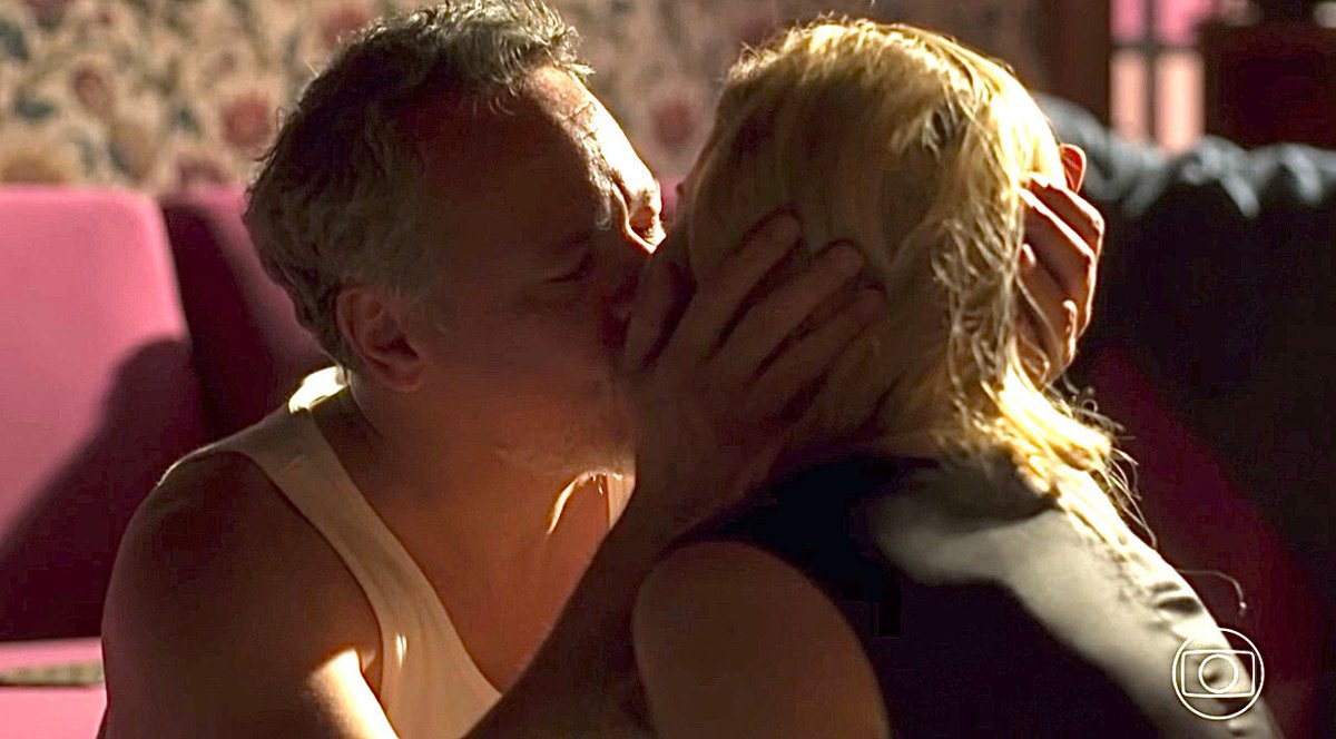 anddress_00's tweet image. Quem vai fazer o drive da história de Raimundo e Lígia? Por favor coloquem aqui 
#GarotaDoMomento