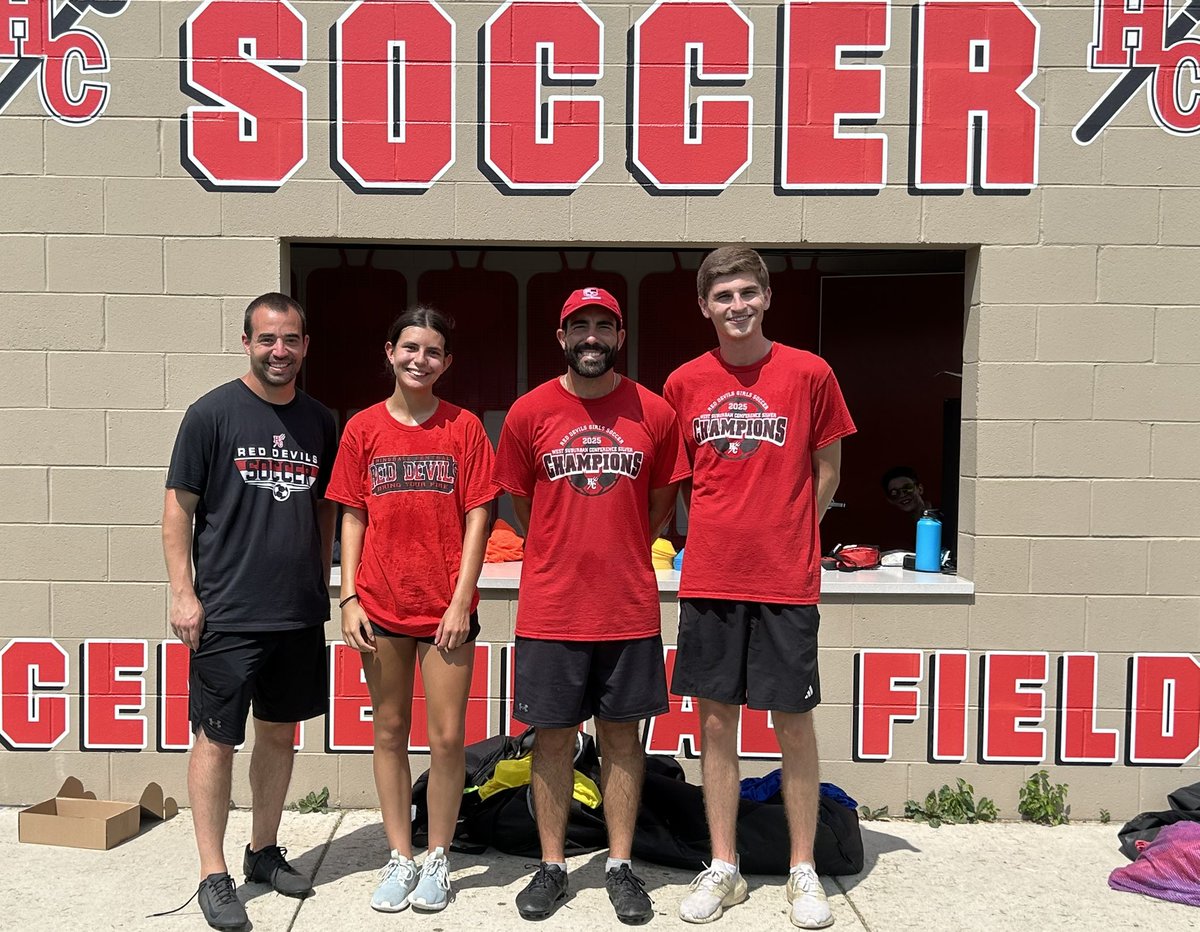 Da’ coaches this week.

L to R: 
Asst Var: Coach Gross 
2025 Alum: Coach Cami
Var Head: Coach Madonia
JV1: Coach Cohen