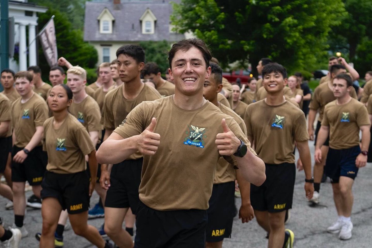 WestPoint_USMA's tweet image. 🏃♂️💨 Nothing like a Run Back to the place where strength meets service. Our new Yearlings are back at West Point, where every mile is earned. 🇺🇸
#RunBack #DutyHonorCountry #CST2025