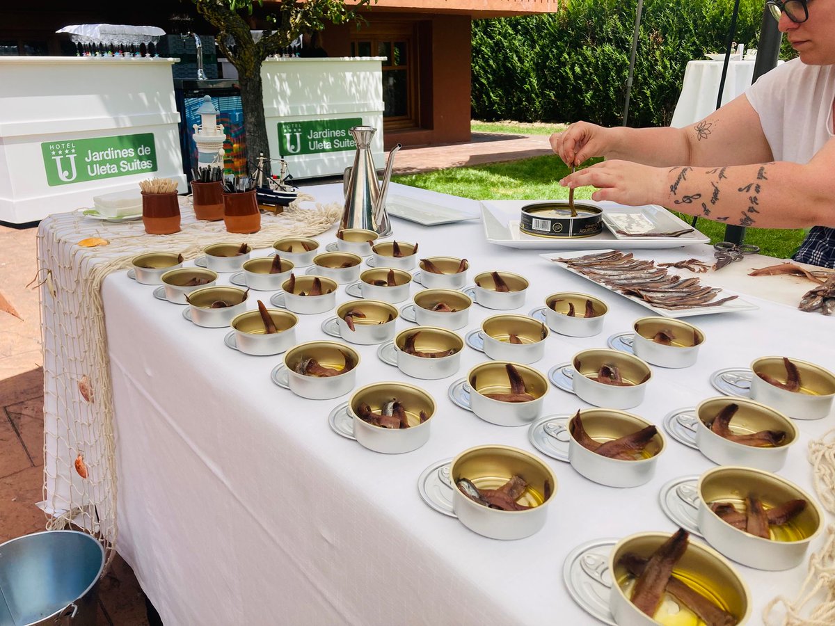 Sabemos que una boda es una ocasión muy especial para ti y para los tuyos. ✨
Nosotros te ayudamos a crear recuerdos para toda la vida, llenos de belleza y sabores excepcionales. 😍
¡Celebra tu boda con nosotros! #BodasVitoria #DecoracionBodas #CateringBodas