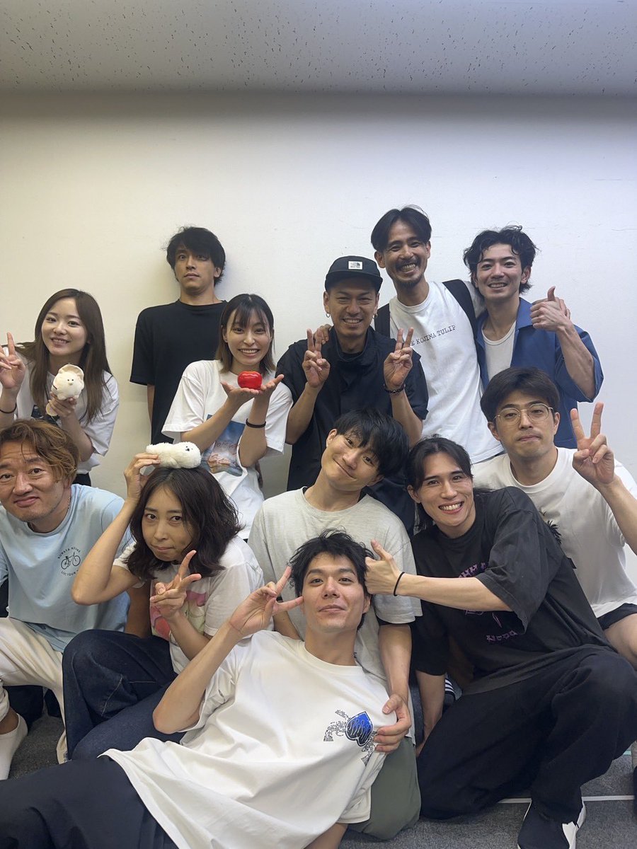 you_chang2's tweet photo. 現在のチケット状況
7/1(火)　19:00 満席
   2(水)　19:00 ゆったり
   3(木)　14:00 満席間近
             　19:00 ゆったり
   4(金)　19:00 ゆったり
   5(土)　14:00 あと数席
             　19:00 満席間近
   6(日)　13:00 満席
        　 　17:00 まだ余裕あり

https://t.co/PVhaFTqs5w https://t.co/ECKC0HsDBP