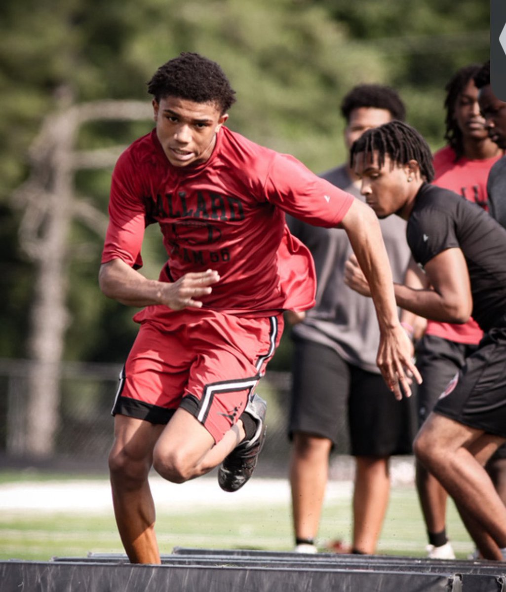 Im Working everyday Getting ready for August . 
6 weeks left !
<a href="/BallardFball/">Ballard Football #Team57</a> <a href="/CoachBerryKYFB/">Coach Berry</a>