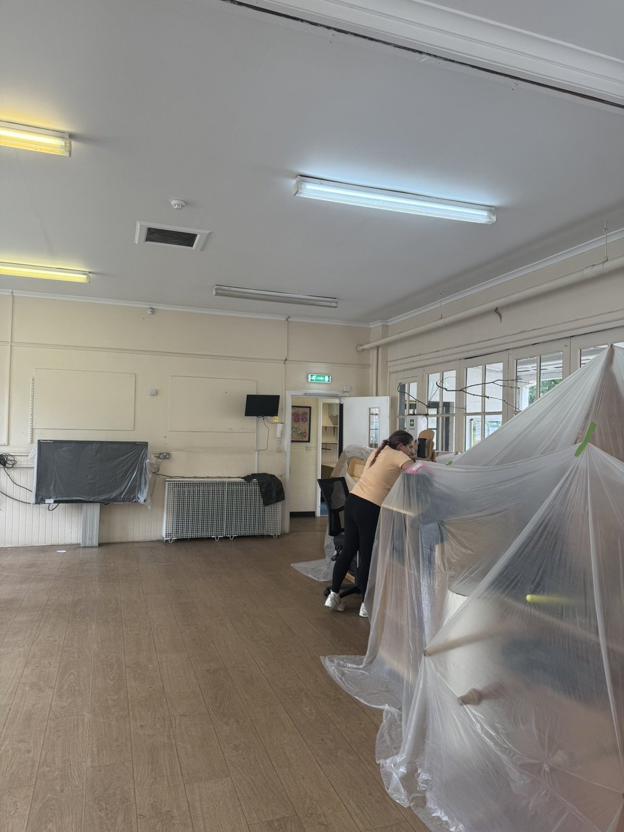 From this to > THIS! 👏 Preparing for our decant to <a href="/ViewforthELCC/">ViewforthELCC</a> after the holidays… excited to see how it looks when we come back 🌺💕 Well done Tollcross team!