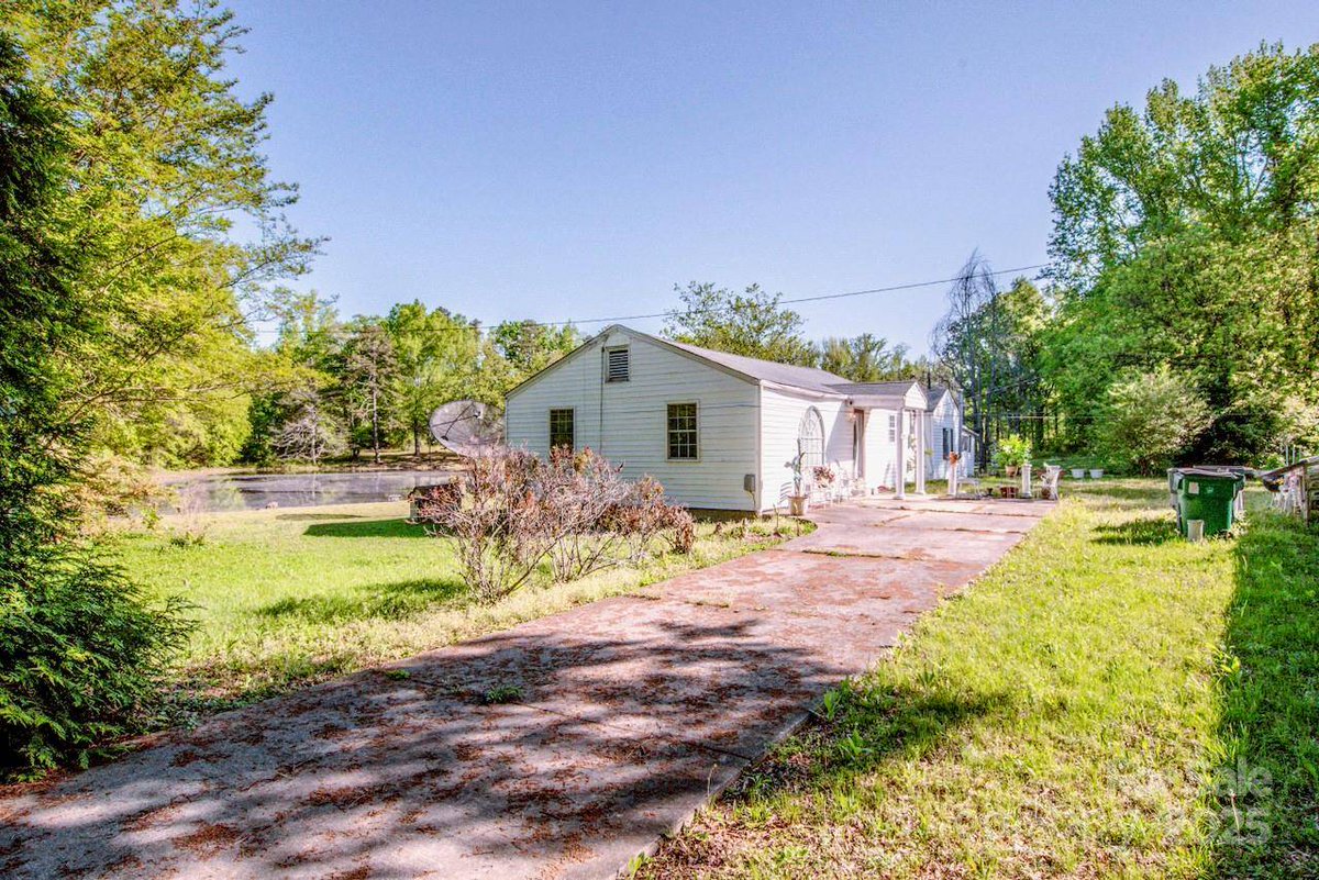 Dekuson's tweet photo. 🏡 Storybook Setting Meets Investment Gold! 🏡

Tucked away on 4.26 acres, 524 Dawn CIR is the hidden gem to see! Renovate the charming cottage or start fresh.
Mins to light rail &amp; shops. Sellers are motivated—bring your offer!
#DreamProperty #BuildYourFuture #NatureMeetsCity https://t.co/iJEoL31fk9