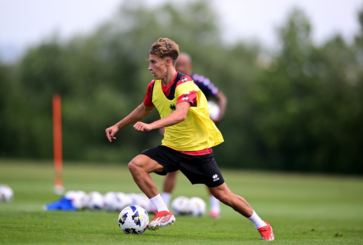 Cheltenham Town tweet media