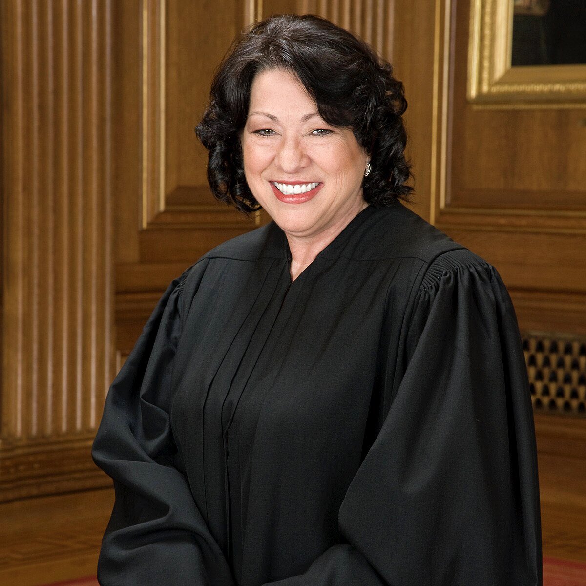 🚨NEW: Supreme Court Justice Sonia Sotomayor on the court limiting nationwide injunctions on birthright citizenship: "No right is safe in the new legal regime the Court creates.“

RETWEET if you stand with Justice Sotomayor against Trump!