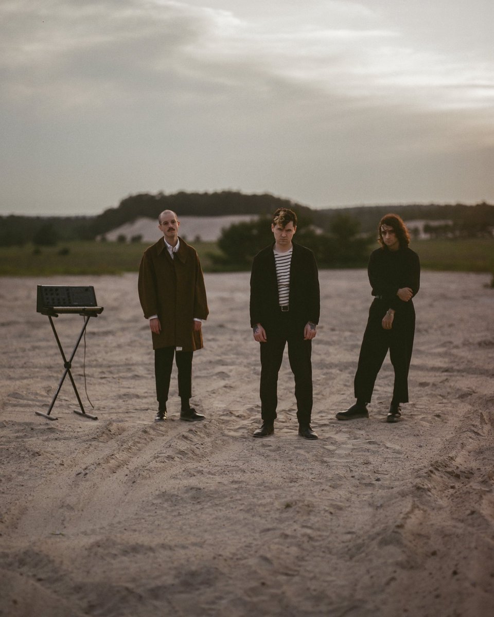 Hello again
Carousel is out now

Listen here: tinyurl.com/HOHCarousel

Watch the music video here: youtu.be/LGf6AzcEzNw

xox 🗡️🗡️🗡️