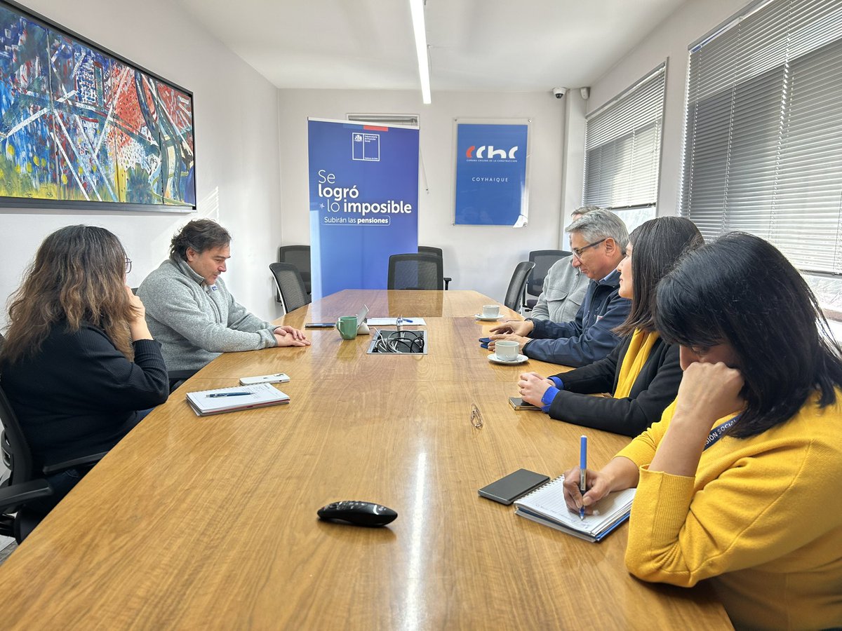 IPS Aysén (@ips_aysen) on Twitter photo #AHORA Continuamos informando sobre la cotización del 1% adicional que empleadores /as comenzarán a pagar a partir de la remuneración de agosto de 2025‼️
👉🏽#Hoy estamos con la <a href="/CChCCoyhaique/">CChC Coyhaique</a> junto a <a href="/drtaysen/">DRTAYSEN</a> y <a href="/MintrabAysen/">Seremi Trabajo Aysén</a> coordinando actividades de difusión.
🤓
<a href="/DPRAysen/">Delegación Presidencial Regional de Aysén</a> #AHORA Continuamos informando sobre la cotización del 1% adicional que empleadores /as comenzarán a pagar a partir de la remuneración de agosto de 2025‼️
👉🏽#Hoy estamos con la <a href="/CChCCoyhaique/">CChC Coyhaique</a> junto a <a href="/drtaysen/">DRTAYSEN</a> y <a href="/MintrabAysen/">Seremi Trabajo Aysén</a> coordinando actividades de difusión.
🤓
<a href="/DPRAysen/">Delegación Presidencial Regional de Aysén</a>