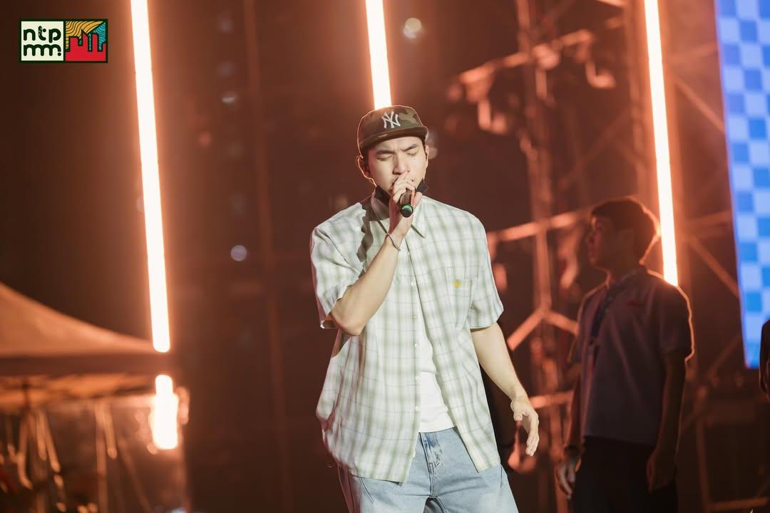 HIEUTHUHAI2809's tweet photo. |250627| HIEUTHUHAI "Những thành phố mơ màng - Summer tour" rehearsal

#HIEUTHUHAI https://t.co/RdJXzXdRDL