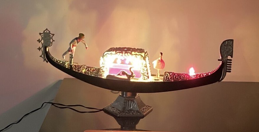 La bomboniera 

#Bezos #bezoswedding #27giugno