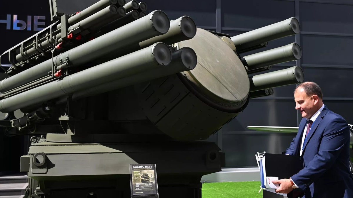 🇷🇺 RUSSIA
🔴 Russia Starts Mass Production of Mini Missiles for Pantsir

🔸 State firm Rostec begins producing mini missiles for Pantsir air defense system.
🔸 Designed to counter drone swarms, especially small UAVs.
🔸 New Pantsir-SMD-E can reportedly take out dozens of drones