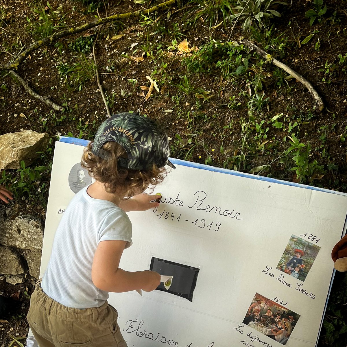👨‍🎨 A la découverte de Giverny ! 

Enfants et assistantes maternelles du Relais Petite Enfance de Gasny se sont donnés rendez-vous pour une journée autour de l'impressionnisme

Ils ont ainsi pu découvrir de célèbres oeuvres sous forme de jeux laissant place à leur créativité !