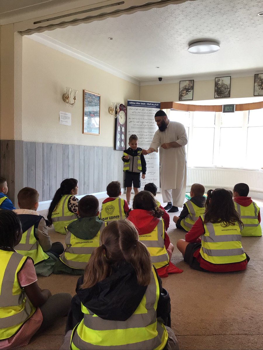 Year 2 would like to say a HUGE thank you to Barnsley Mosque for having us at their place of worship this week. It was an amazing and culturally enriching experience.
