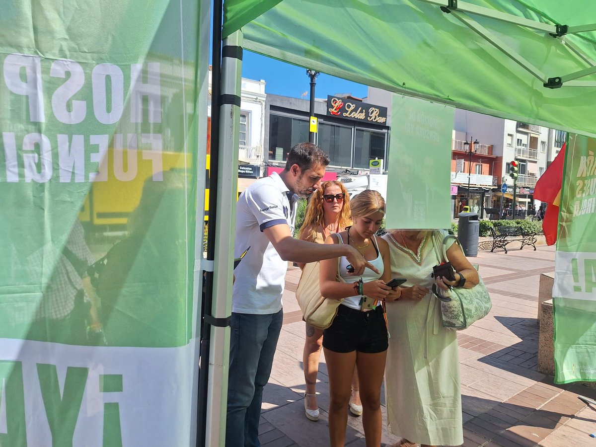 Vox_Fuengirola's tweet image. Cada vez son más los vecinos que se pasan por nuestras mesas informativas a firmar nuestras iniciativas‼️

Semana tras semana se interesan por nuestro programa y nos piden contundencia ante los escándalos del PSOE y la tibieza del PP

#HospitalFuengirolaYa #EstacionDeAutobusesYa