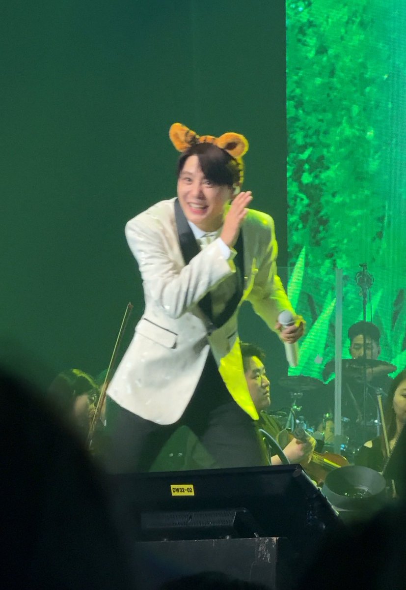 넘 기여워ㅠㅠㅠ 뭐라는지 다시 듣고싶은 귀여운얼굴