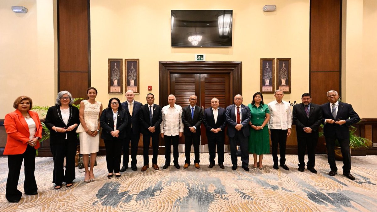 MINEX Guatemala 🇬🇹 (@minexgt) on Twitter photo La #ViceCancillerGT <a href="/Monicabolanos8/">Mónica Bolaños Pérez</a> participó, junto a los representantes de los Estados miembros de América Central y República Dominicana, en el desayuno de trabajo con el <a href="/SG_OEA_OAS/">SG_OEA_OAS</a>, Albert Ramdin, donde se abordaron sus planes de reforma y temas prioritarios para la región. La #ViceCancillerGT <a href="/Monicabolanos8/">Mónica Bolaños Pérez</a> participó, junto a los representantes de los Estados miembros de América Central y República Dominicana, en el desayuno de trabajo con el <a href="/SG_OEA_OAS/">SG_OEA_OAS</a>, Albert Ramdin, donde se abordaron sus planes de reforma y temas prioritarios para la región.