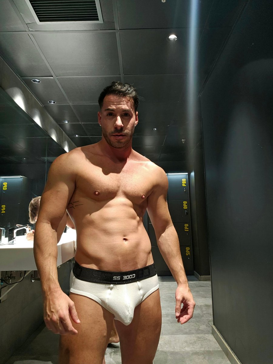 ¿A quién le gusta el rollo vestuarios? 💦😜