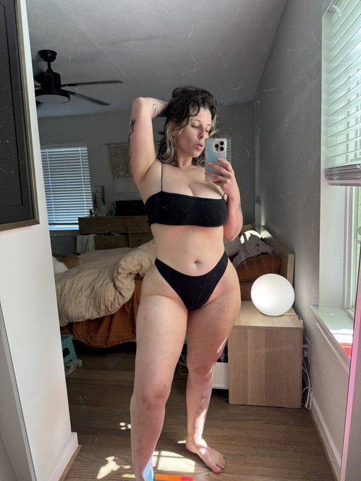 Watch QTsnack's leaked NSFW photo on TwXstars