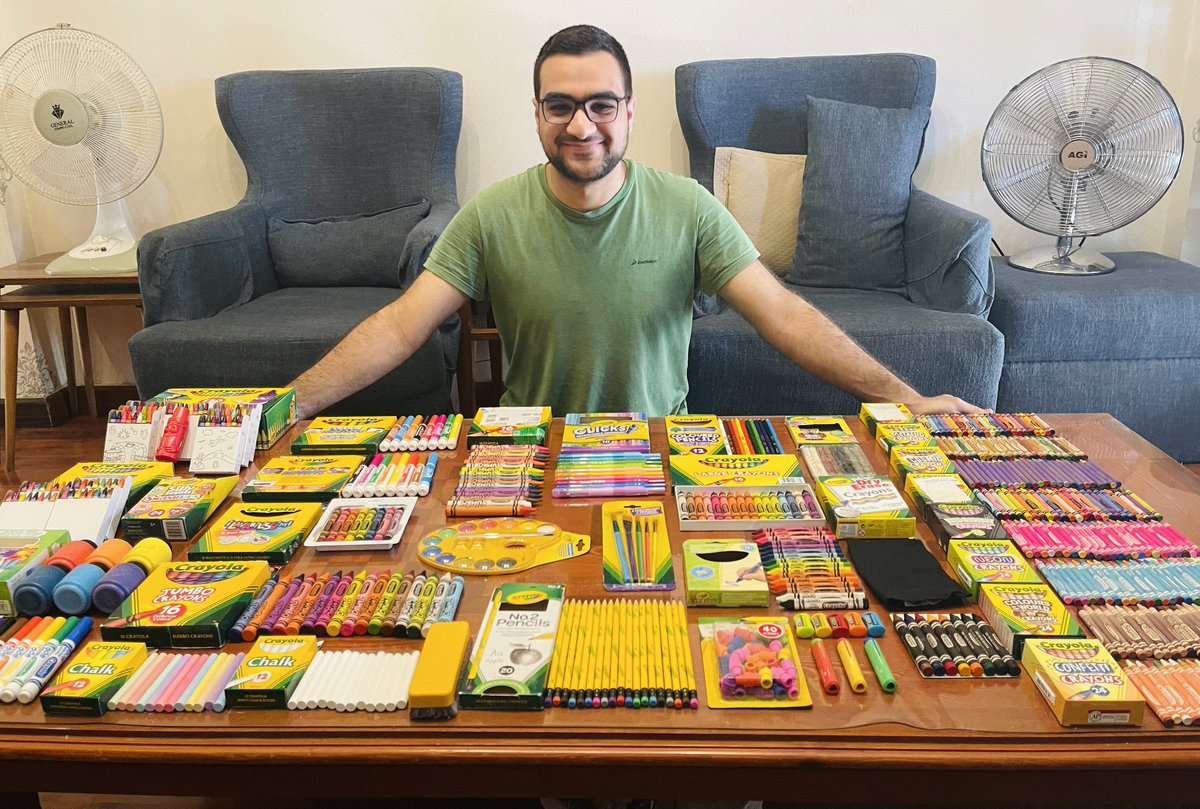 calculus03_'s tweet image. One of my favorite things to collect is #Crayola items (crayons, markers, etc.)

@Crayola is amazing 👌

Here’s a glimpse of my collection 🤩